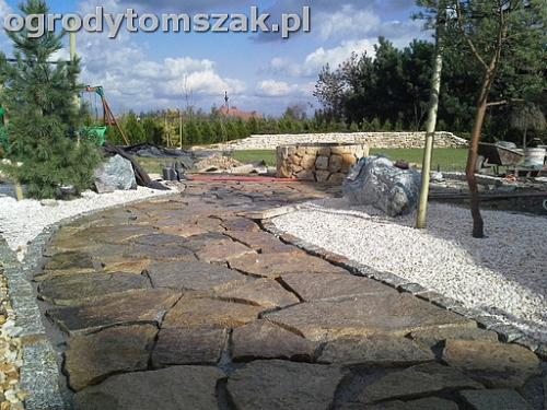 ogrod sciezka granit kamienny formowanie terenu20141021 125347