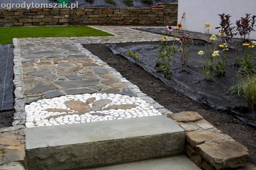 wilkowice mikuszowice lodygowice bystra ogrod murki piaskowiec trawnik schody piwniczka formowanie terenu skarpy IMG 8126