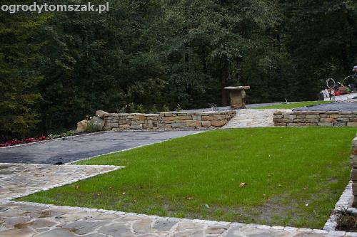 wilkowice mikuszowice lodygowice bystra ogrod murki piaskowiec trawnik schody piwniczka formowanie terenu skarpy IMG 8149
